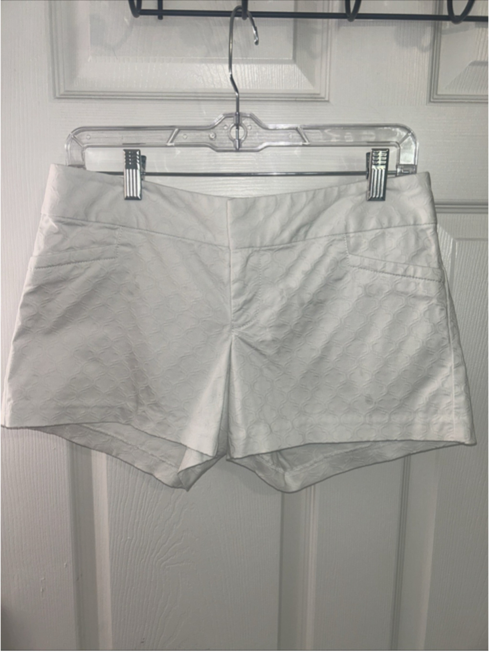 Lilly Pulitzer Women’s Shorts Size 2 Plain White Style Preppy Summer Classy